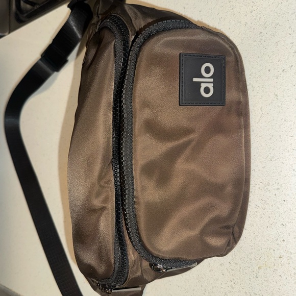 Alo explorer fanny pack - espresso - Picture 3 of 5